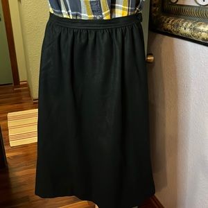 VTG Pendleton Classic black 100% Virgin wool A-Line skirt Sz S/M